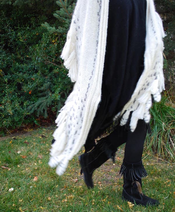 Snowy Owl Wing Shawl – Knitted Scarf with Feather Fringe